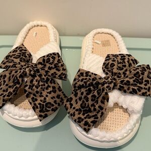 Cute Leopard Print Bow Slippers- Size EUR 41-42- NWOT